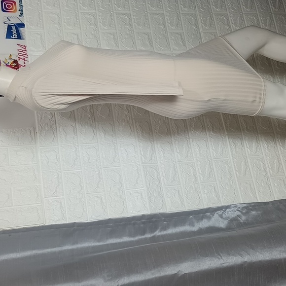 FOREVER 21 knitted trutle Neck dress - Picture 5 of 7